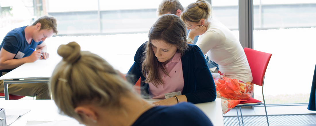 Bannerbild_Lehre_studen_Arbeiten